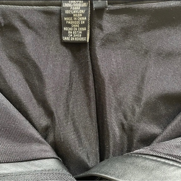 Vintage BCBG Max Azria Leather Pants (fully lined) in Size 2 - Picture 4 of 8